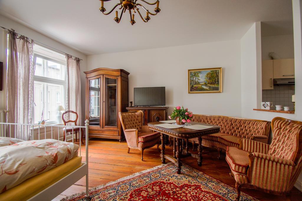 Cafe 28 & Pension Am Markt Wißmar エクステリア 写真