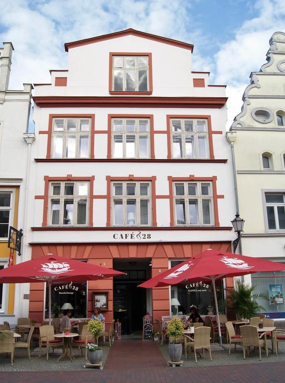 Cafe 28 & Pension Am Markt Wißmar エクステリア 写真