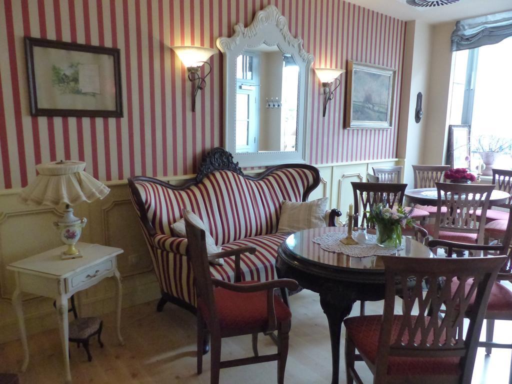 Cafe 28 & Pension Am Markt Wißmar エクステリア 写真